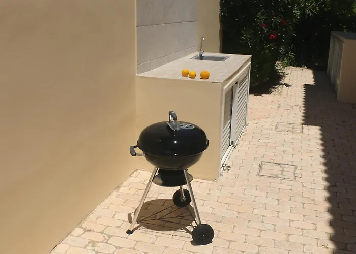 Rossa ヴィラ ピッソウリ