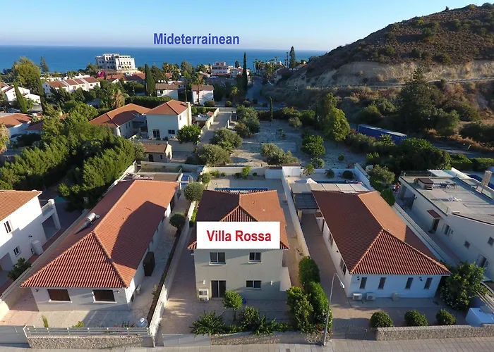 Rossa ヴィラ ピッソウリ